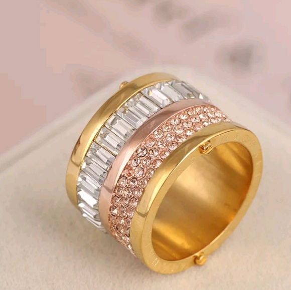 Michael Kors Ring - Picture 2 of 4